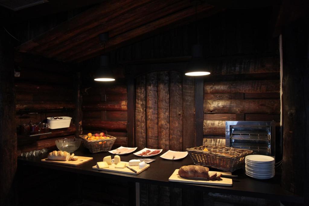 ארוזה Chamanna Bed & Breakfast מראה חיצוני תמונה