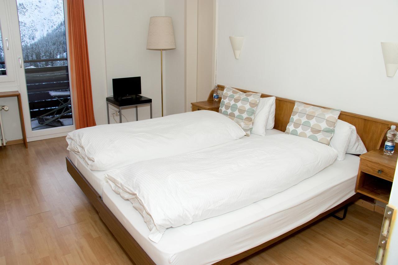 ארוזה Chamanna Bed & Breakfast מראה חיצוני תמונה
