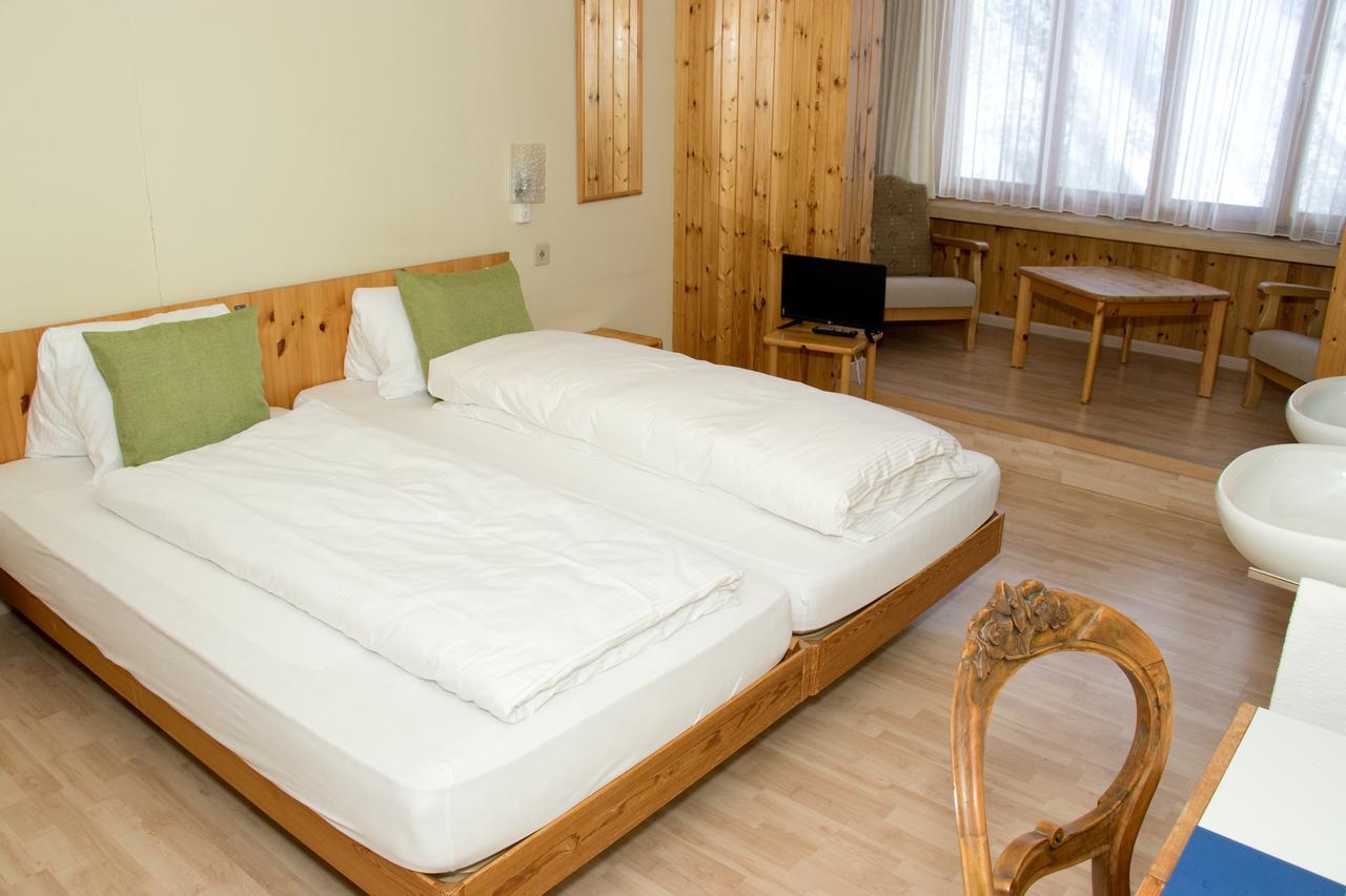 ארוזה Chamanna Bed & Breakfast מראה חיצוני תמונה