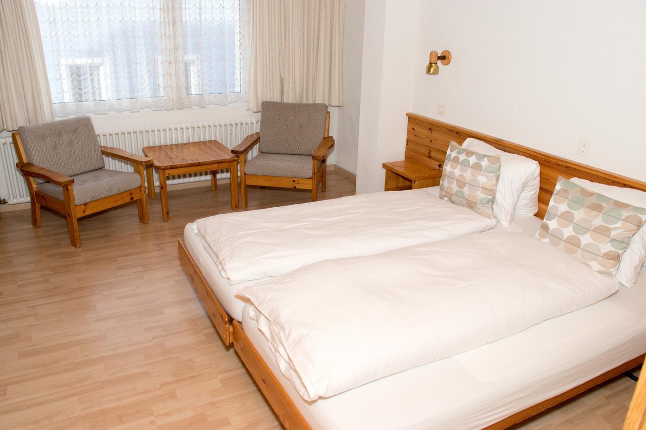 ארוזה Chamanna Bed & Breakfast מראה חיצוני תמונה