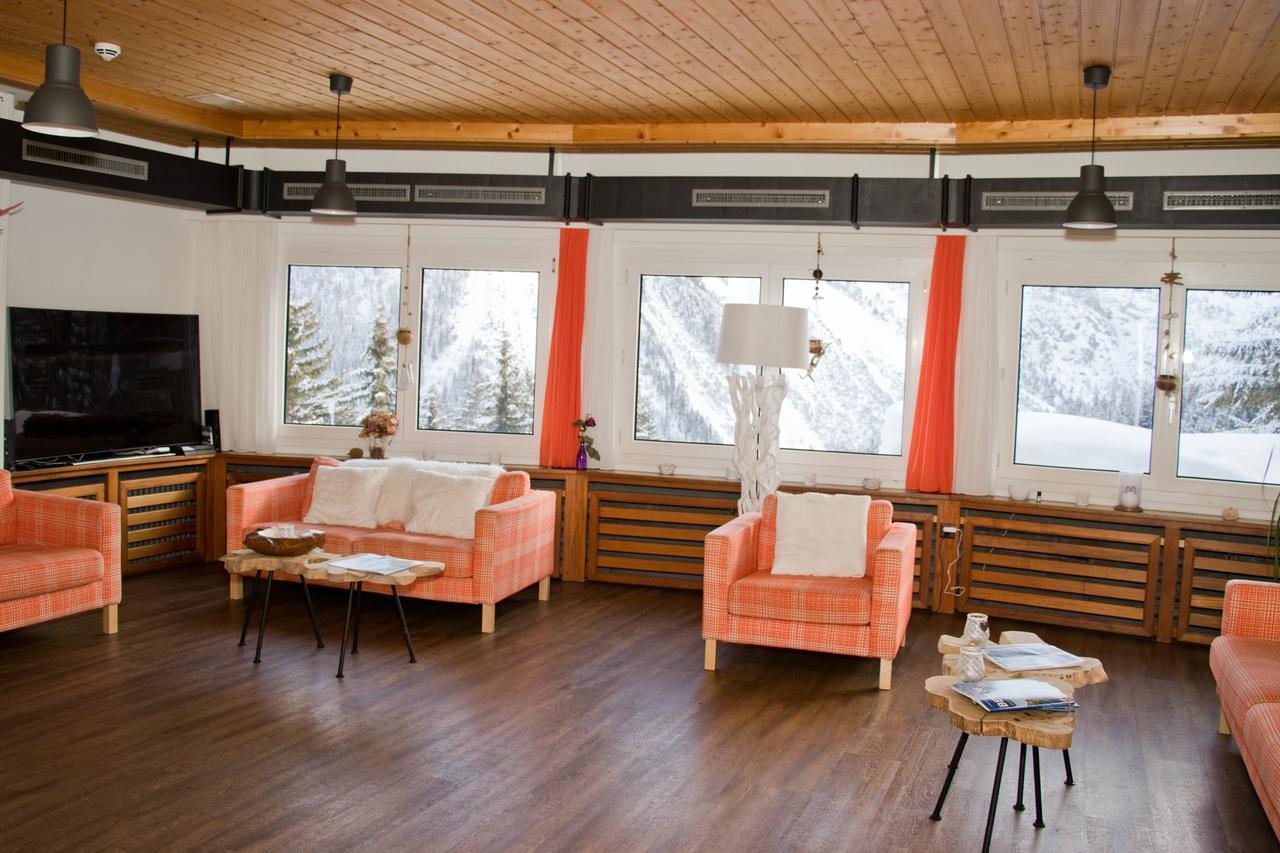 ארוזה Chamanna Bed & Breakfast מראה חיצוני תמונה