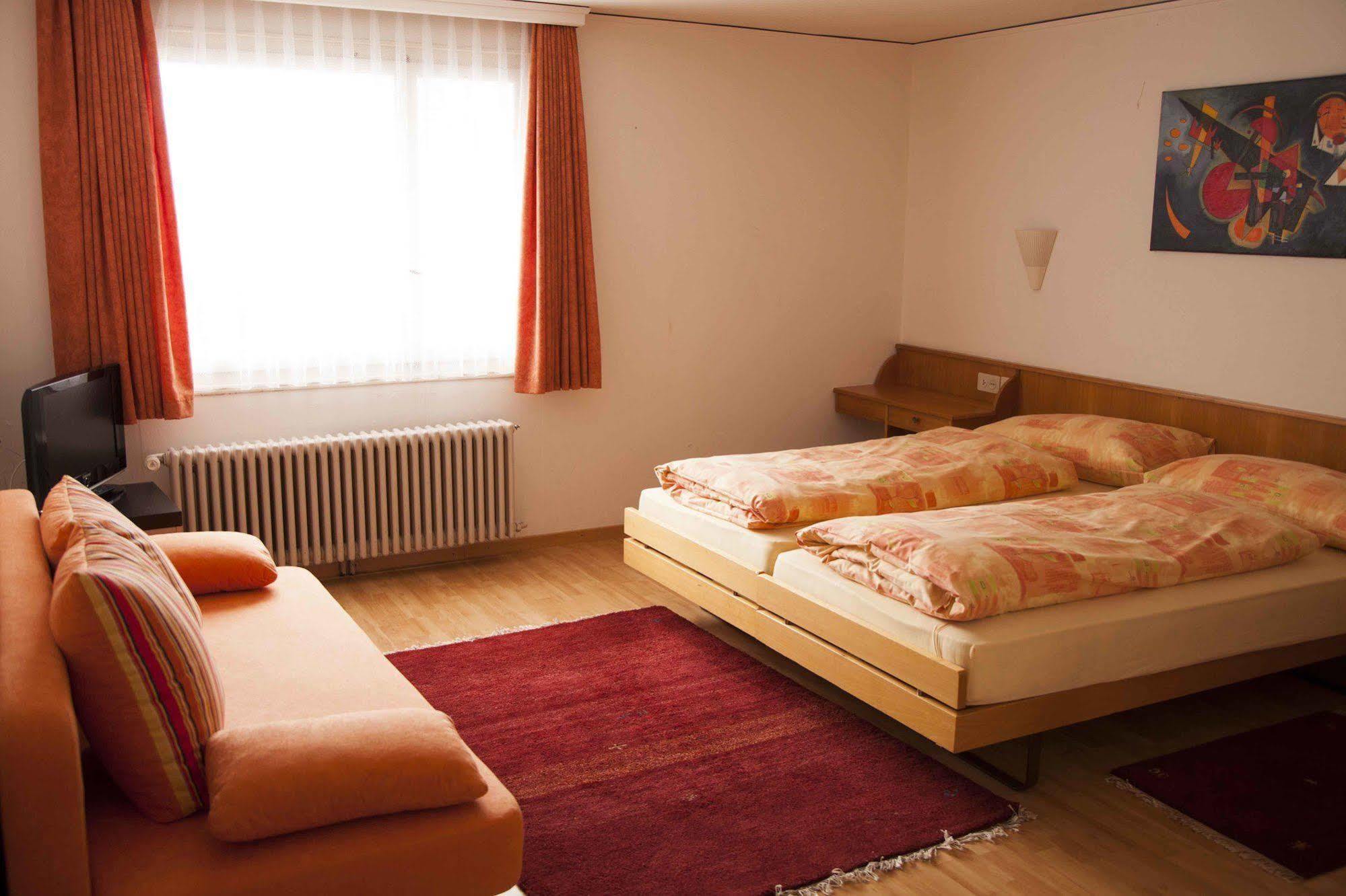 ארוזה Chamanna Bed & Breakfast מראה חיצוני תמונה